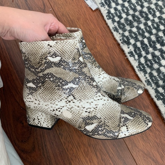 Snake booties by Zara - Picture 1 of 2